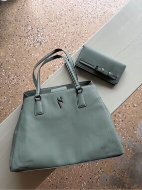 Simply Vera Vera Wang Sage Green Tote with Matching Wallet